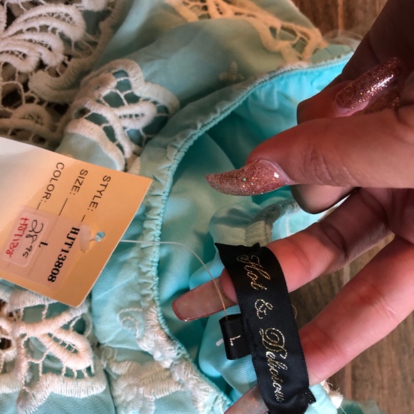 Light blue and white tube top - Picture 3 of 5